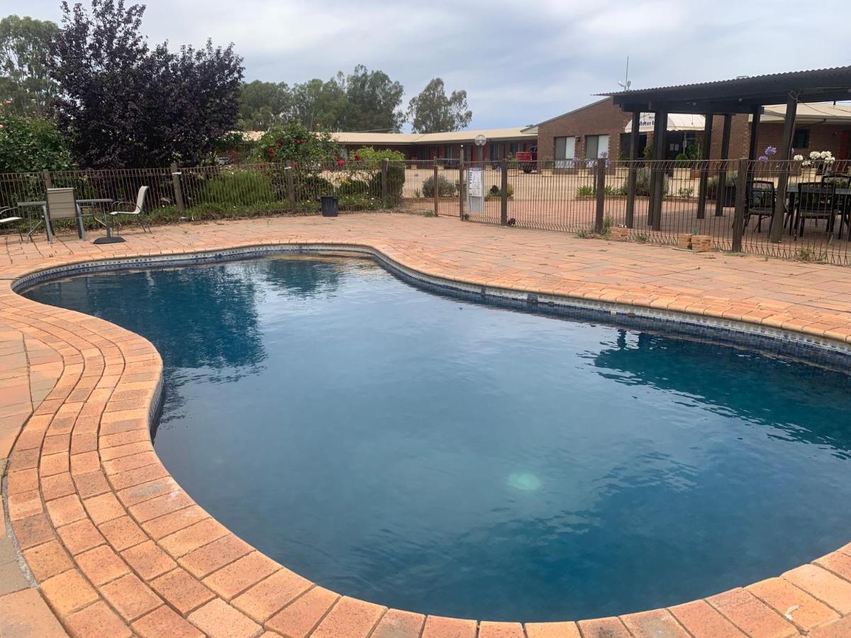 Newell Motor Inn Narrandera Dış mekan fotoğraf