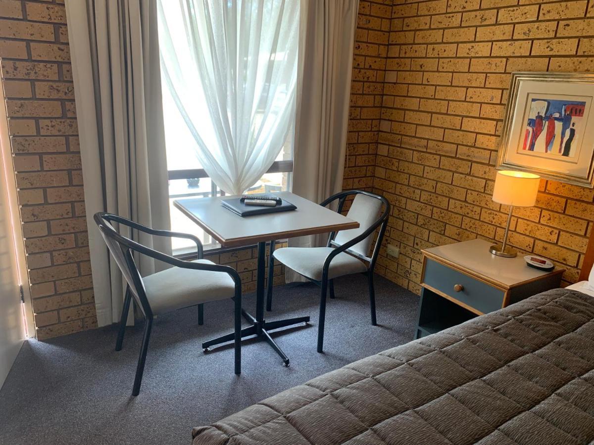 Newell Motor Inn Narrandera Dış mekan fotoğraf